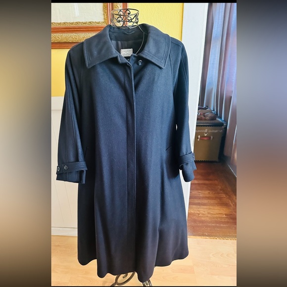 Givenchy Winter Coat - Picture 2 of 8